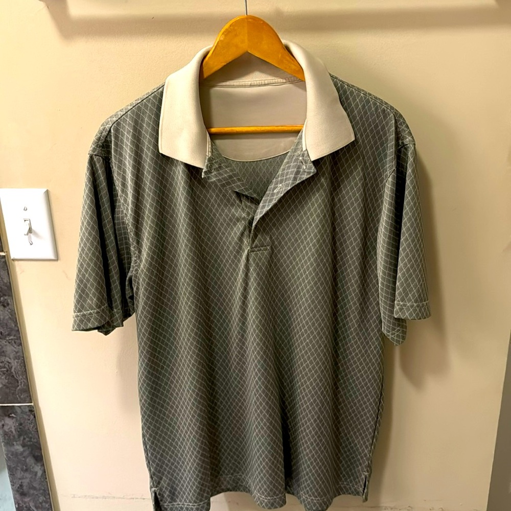 Golf shirt with design.